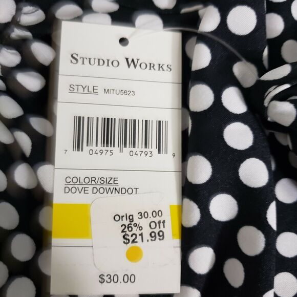 Studio Works Womens Top Medium Sleeveless Tank Black White Polka Dot Keyholes - Picture 9 of 10